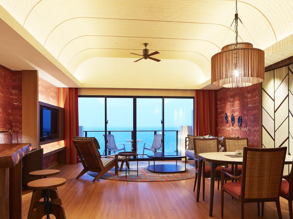 Sheraton Okinawa Sunmarina Resort Onna Exterior foto