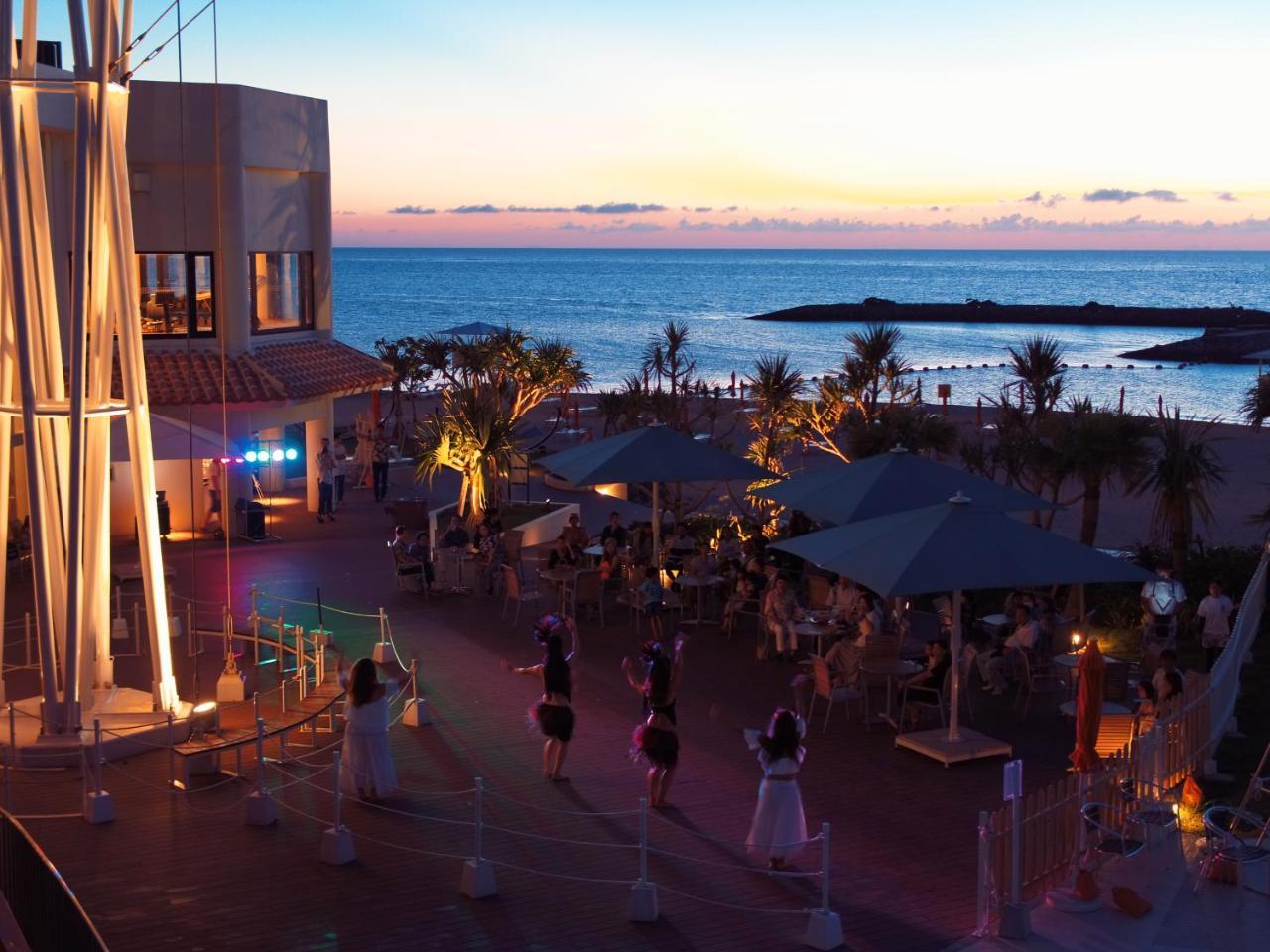 Sheraton Okinawa Sunmarina Resort Onna Exterior foto