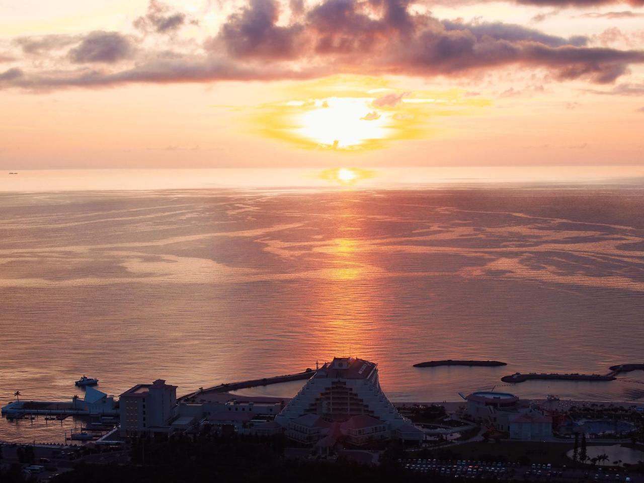 Sheraton Okinawa Sunmarina Resort Onna Exterior foto