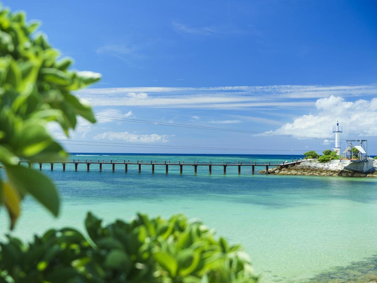 Sheraton Okinawa Sunmarina Resort Onna Exterior foto