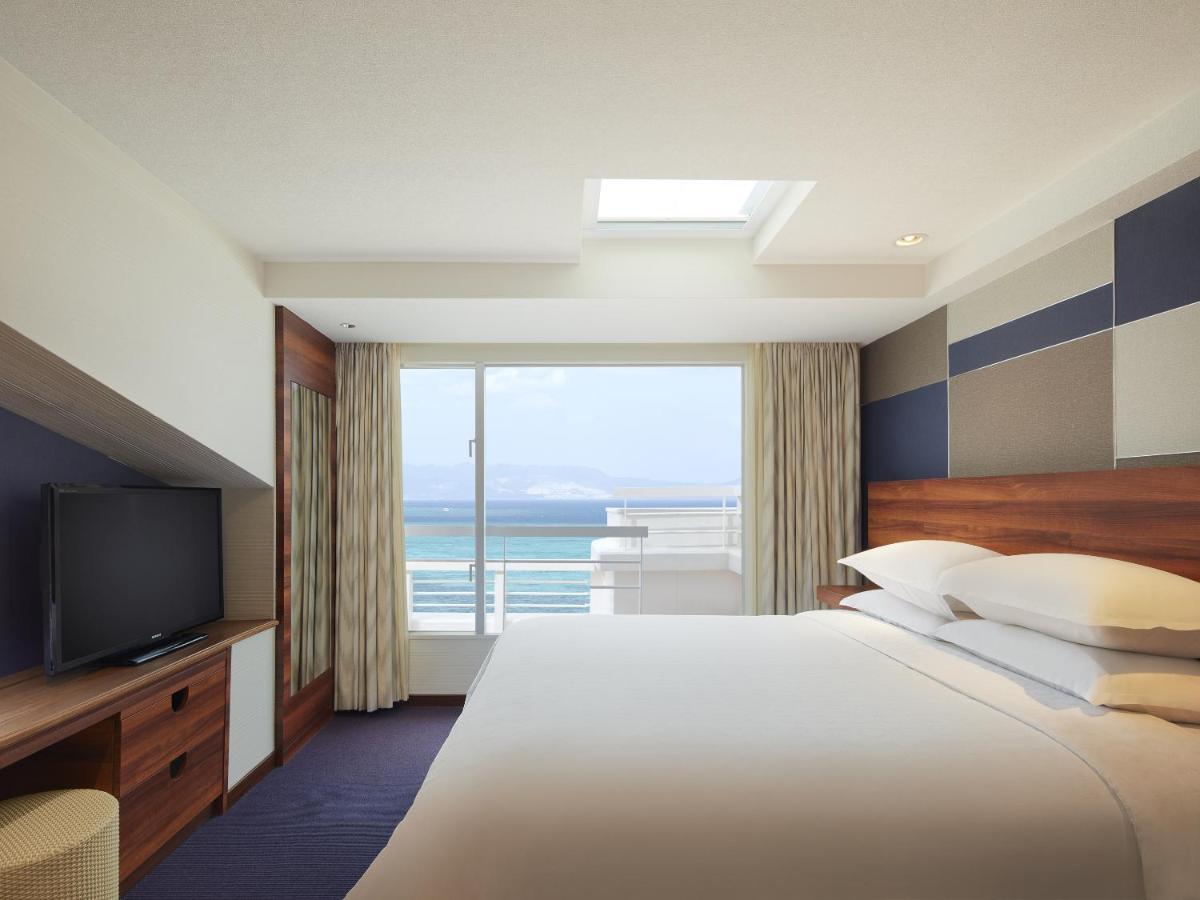 Sheraton Okinawa Sunmarina Resort Onna Exterior foto