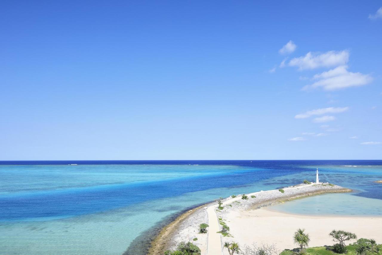 Sheraton Okinawa Sunmarina Resort Onna Exterior foto