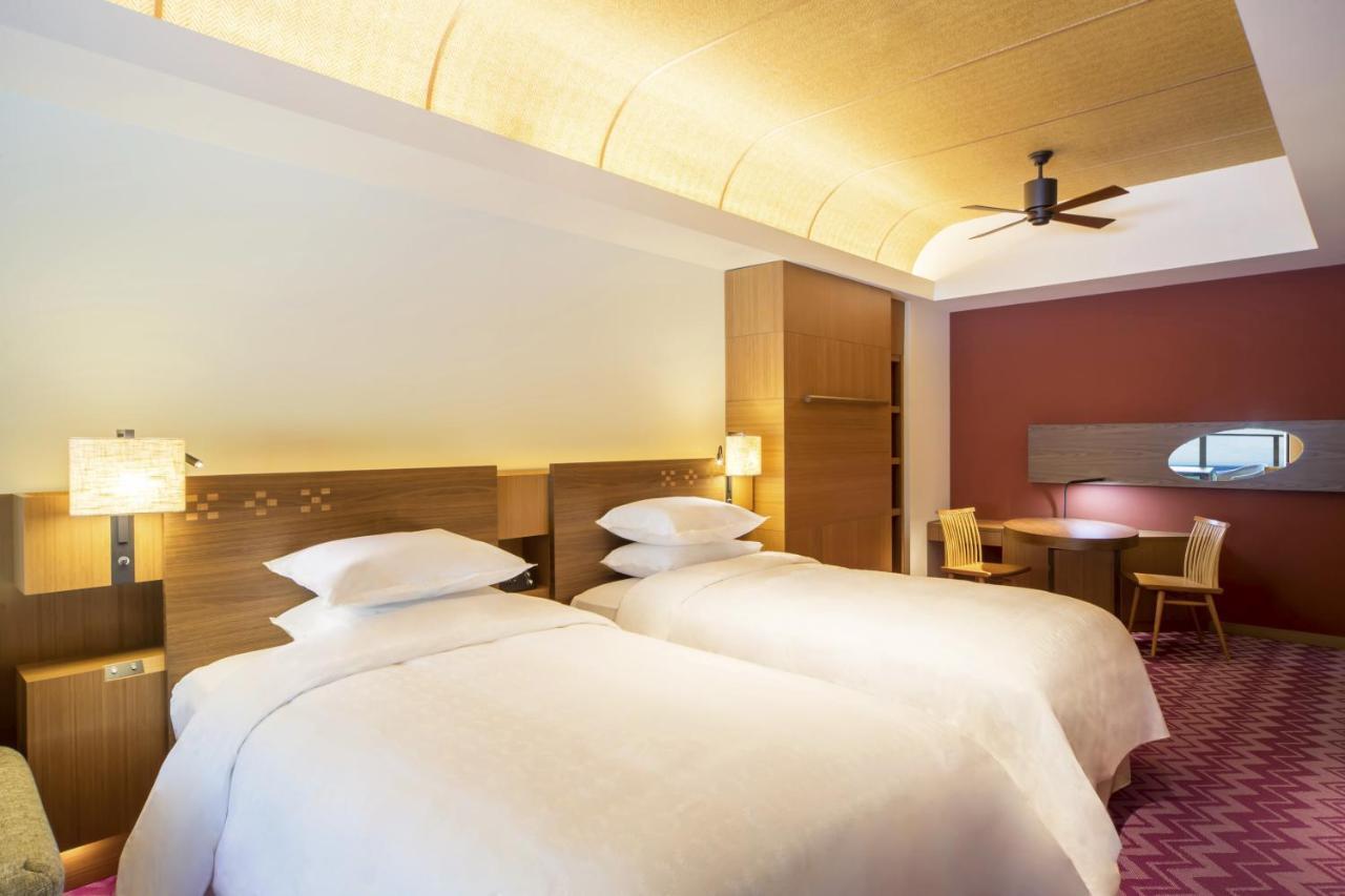 Sheraton Okinawa Sunmarina Resort Onna Exterior foto